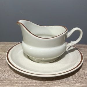 Casual elegance Hearthside stoneware Japan gravy boat & plate excellent vintage!